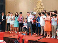 头条日报 头条网 - 澳门司警寿宴踩场 传崩牙驹